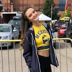 Meet your Posher, Olivia